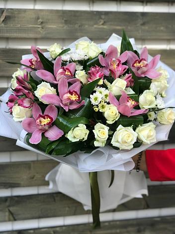 Букет цветов из: Розы и Хризантемы в Селявном