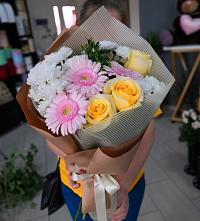 Букет цветов из:  Герберы, Розы и Хризантемы в Селявном
