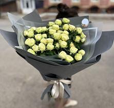 Букет Белые кустовые розы Солинеро в Селявном