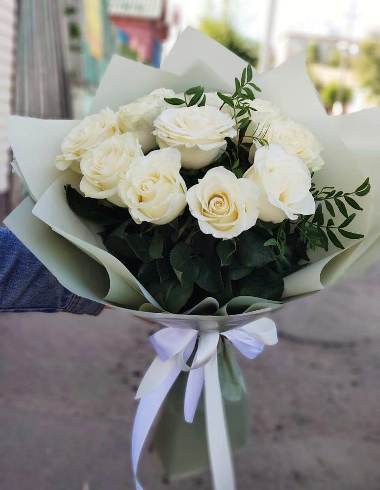 Букет Белые розы Проуд в Селявном