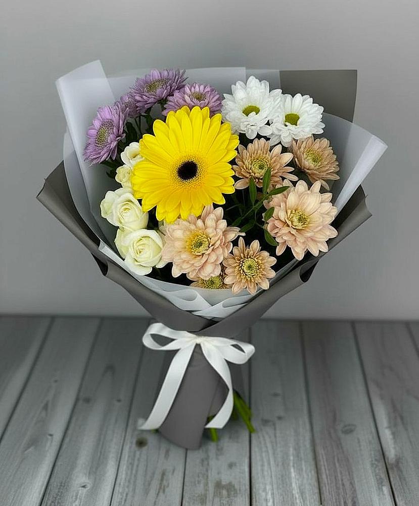 Букет цветов из: Розы, Герберы и Хризантемы в Селявном