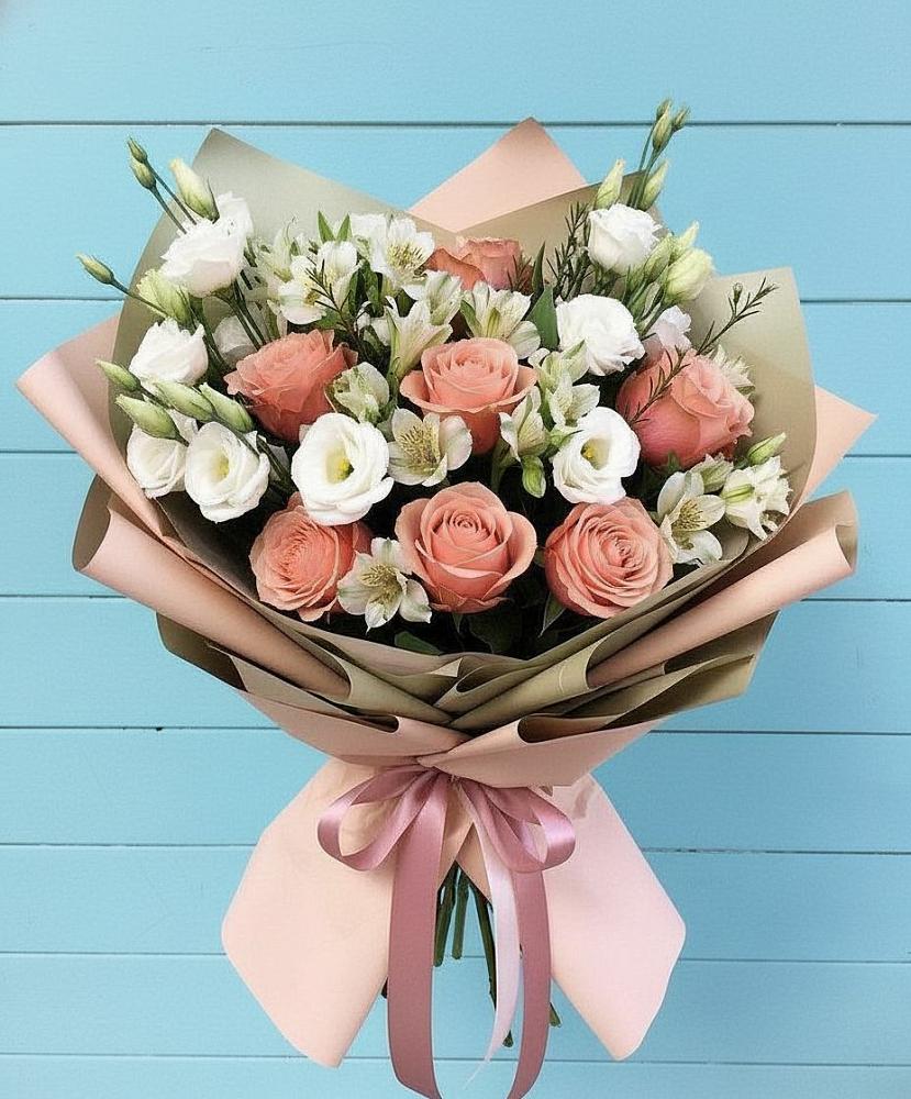 Букет цветов из: Розы, Альстромерии и Лизиантусы в Селявном