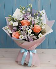 Букет цветов из:  Лизиантусы, Розы, Альстромерии и Гипсофила в Селявном