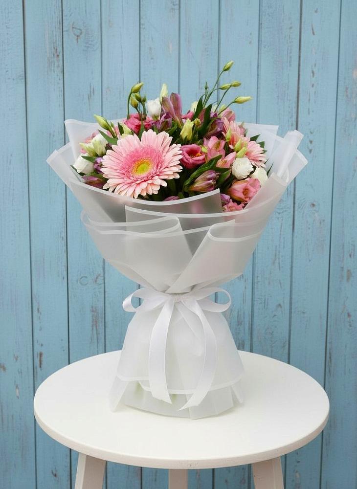 Букет цветов из: Герберы, Альстромерии и Лизиантусы в Селявном