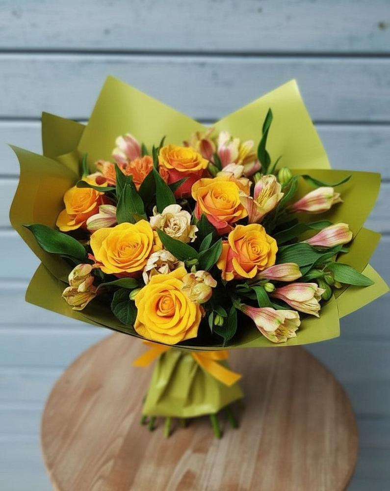 Букет цветов из: Альстромерии и Розы в Селявном