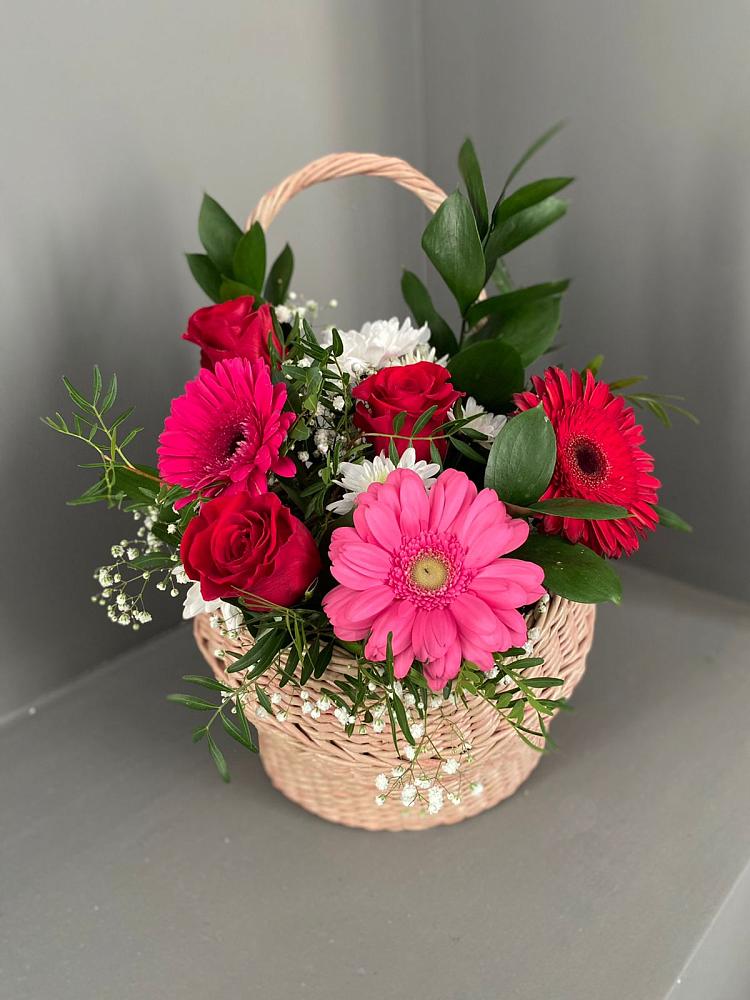 Цветочная композиция из Розы, Хризантемы и Герберы в корзине в Селявном