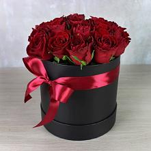 Цветочная композиция из Розы в шляпной коробке в Селявном